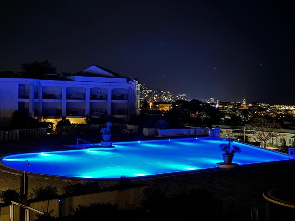 Un Studio De Charme Vue Mer & Piscine D'Exception Cannes Exteriér fotografie