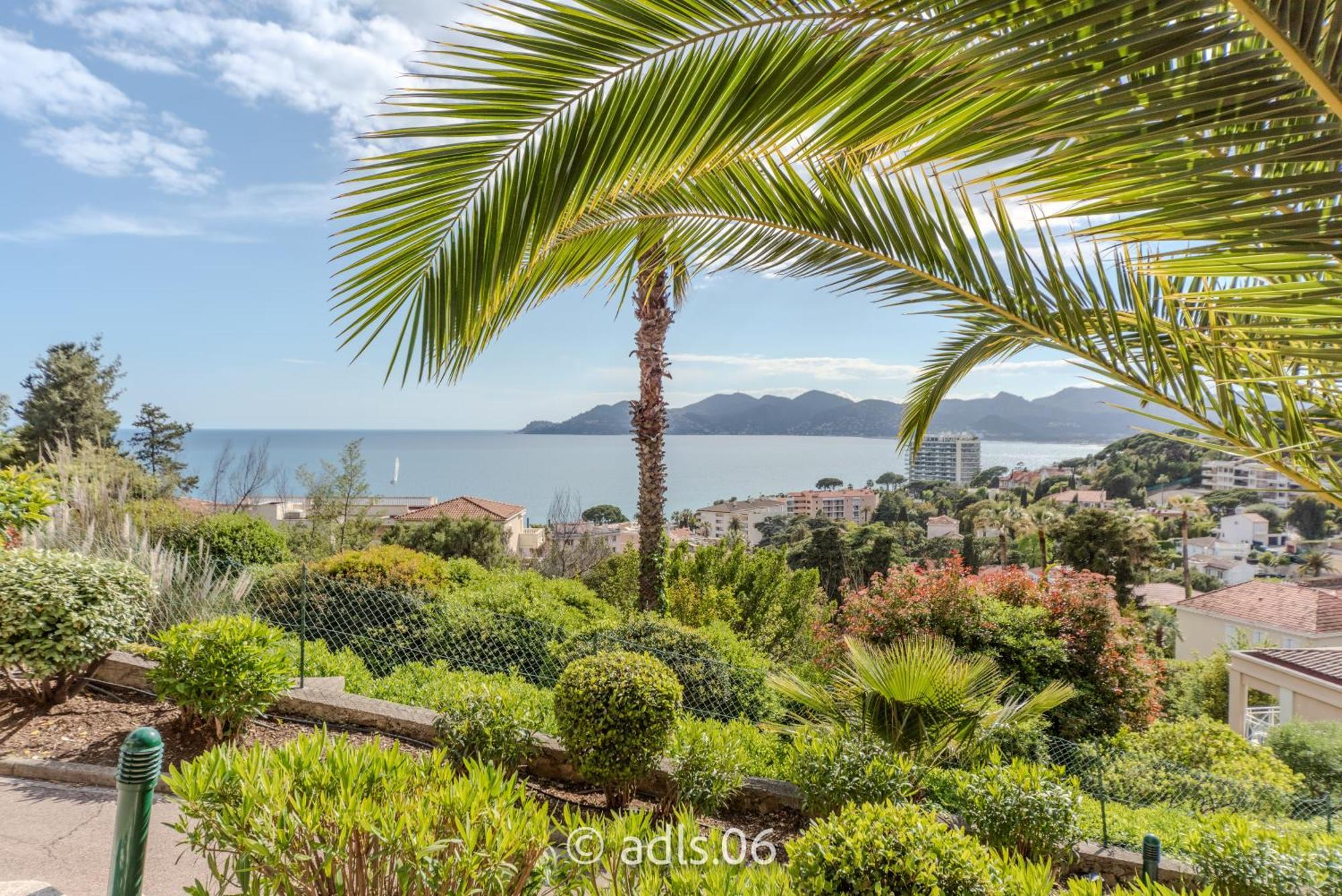 Un Studio De Charme Vue Mer & Piscine D'Exception Cannes Exteriér fotografie
