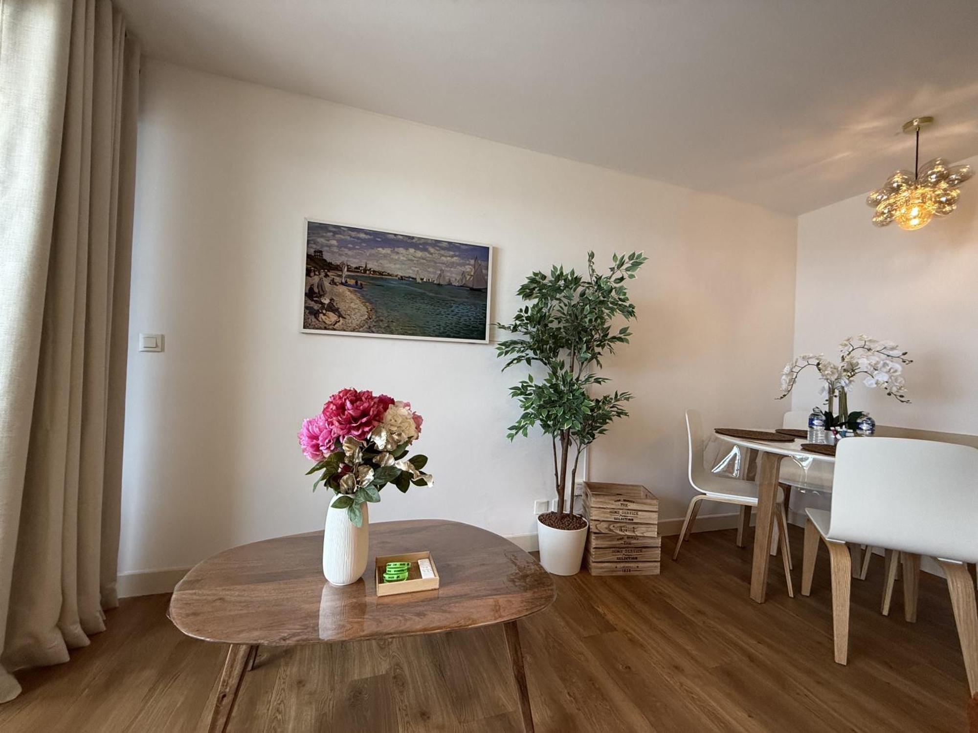 Un Studio De Charme Vue Mer & Piscine D'Exception Cannes Exteriér fotografie