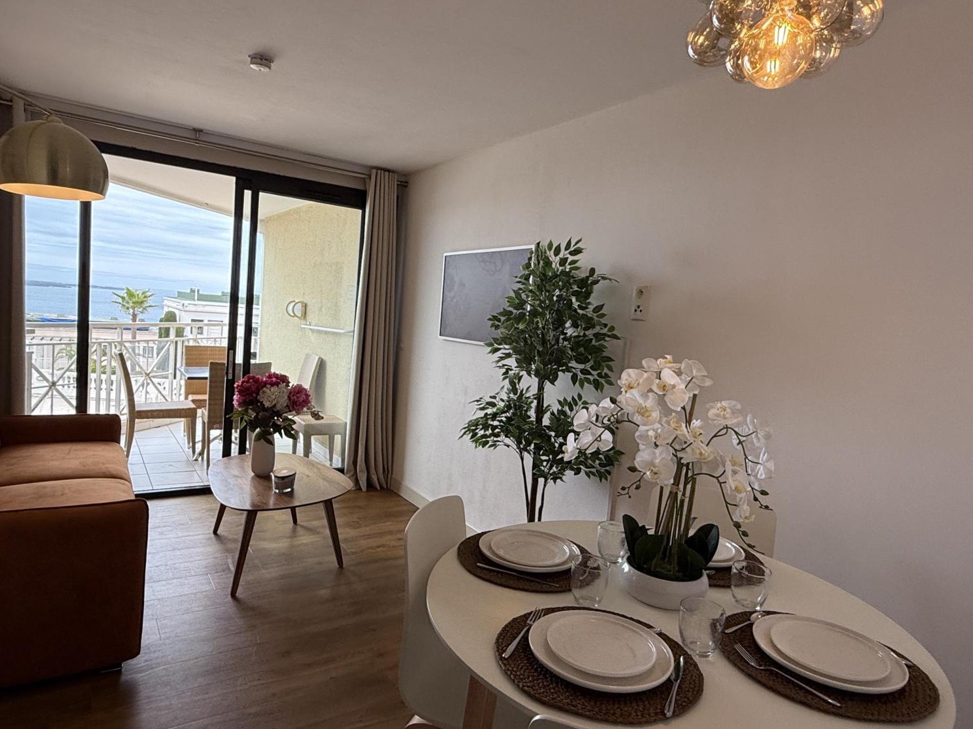Un Studio De Charme Vue Mer & Piscine D'Exception Cannes Exteriér fotografie