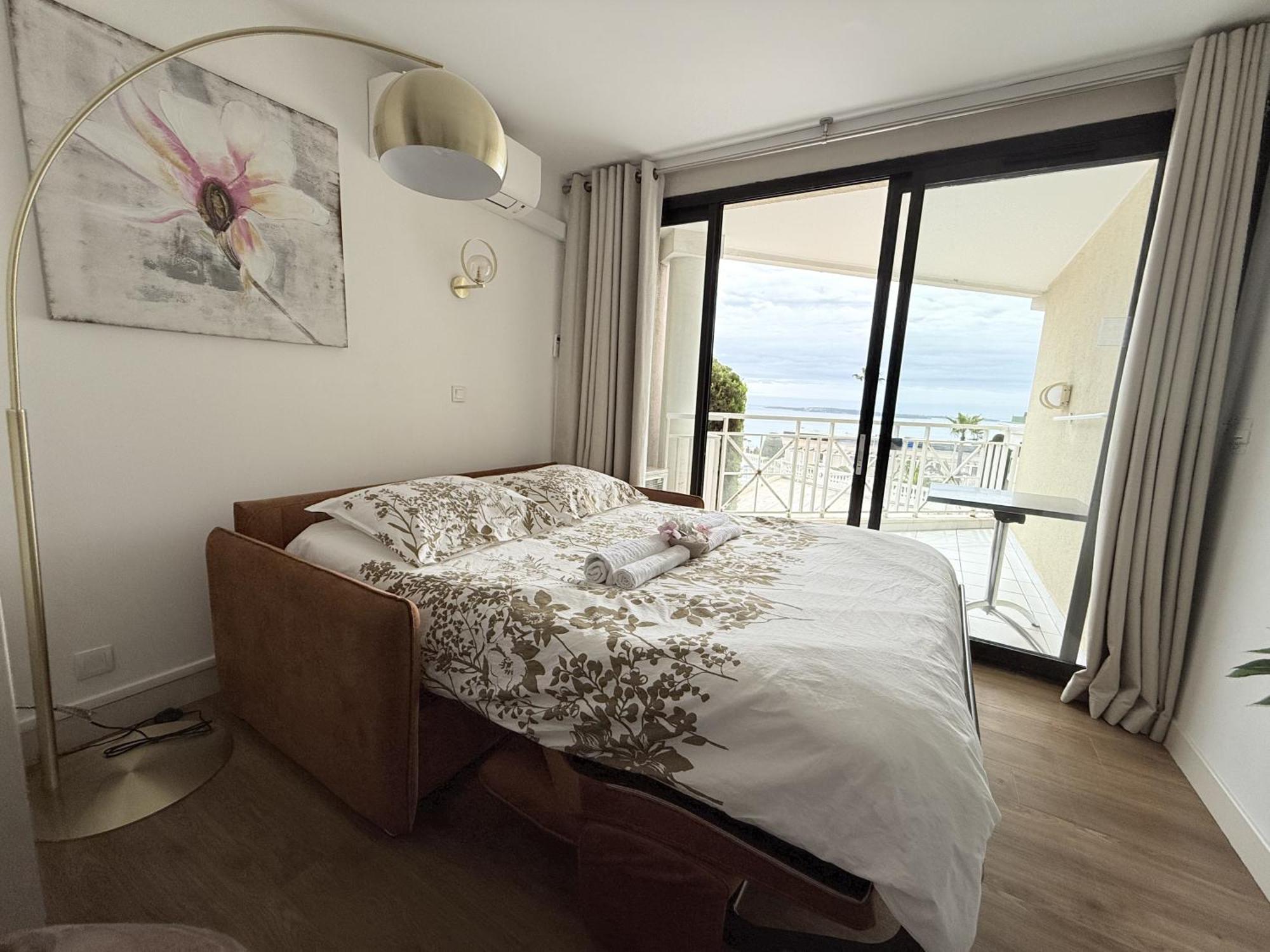 Un Studio De Charme Vue Mer & Piscine D'Exception Cannes Exteriér fotografie